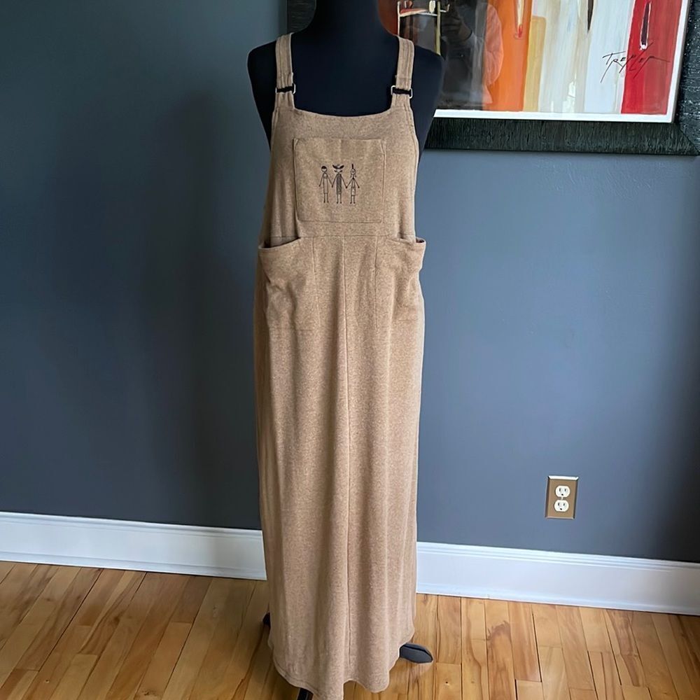 California Concepts heather tan “women” pocket graphic stretch knit maxi jumper.